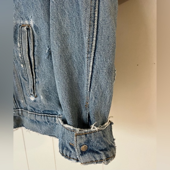 Levi’s Women’s Denim Jacket - Picture 5 of 6